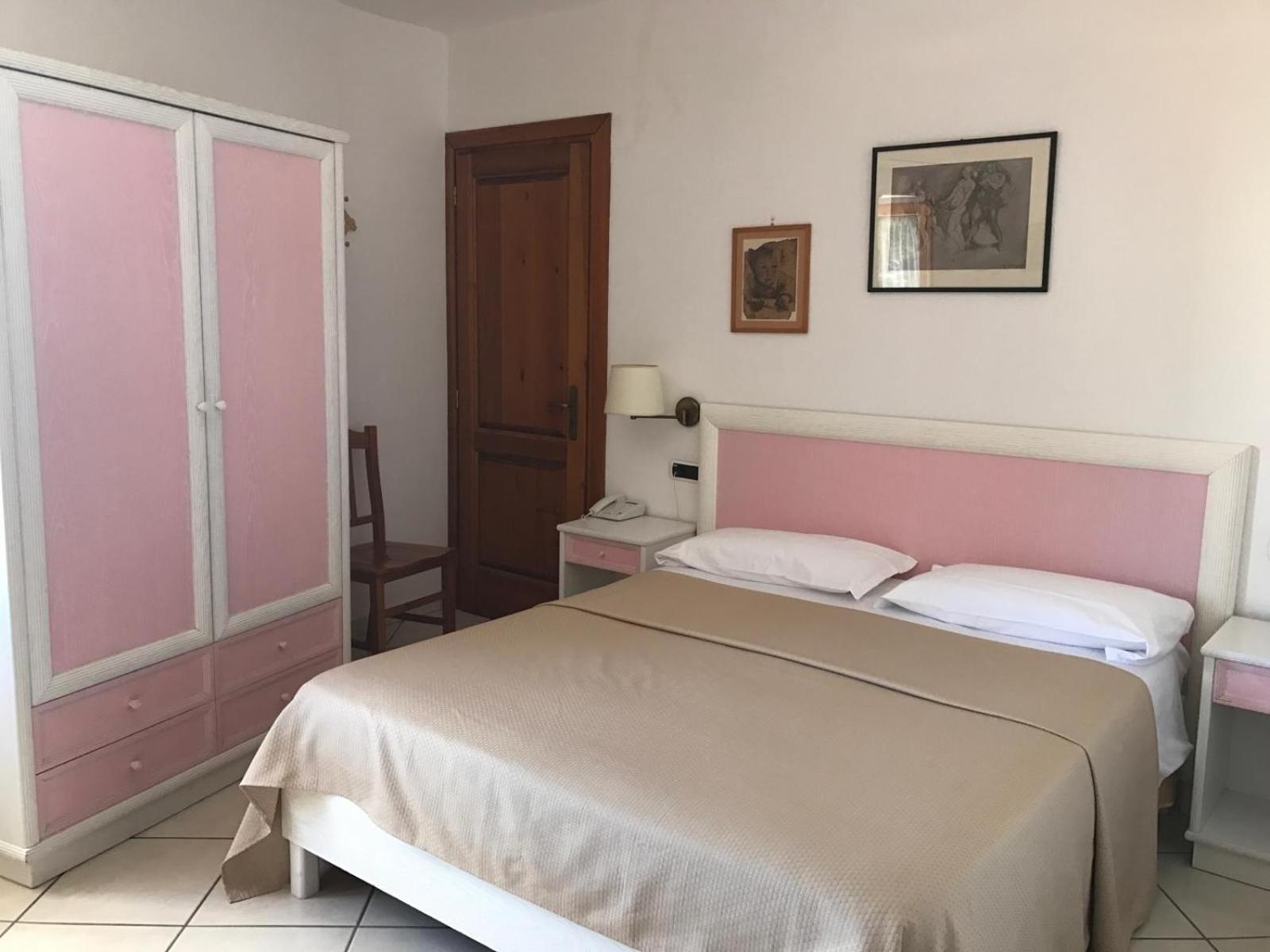 Hotel Villa Antonio Ischia Rum bild