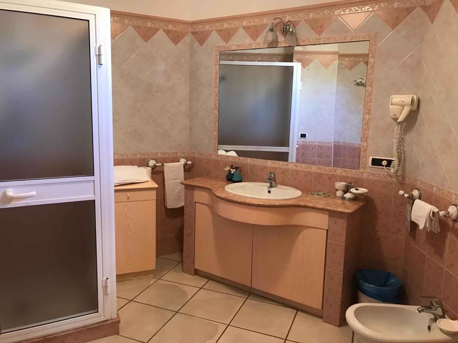 Hotel Villa Antonio Ischia Rum bild